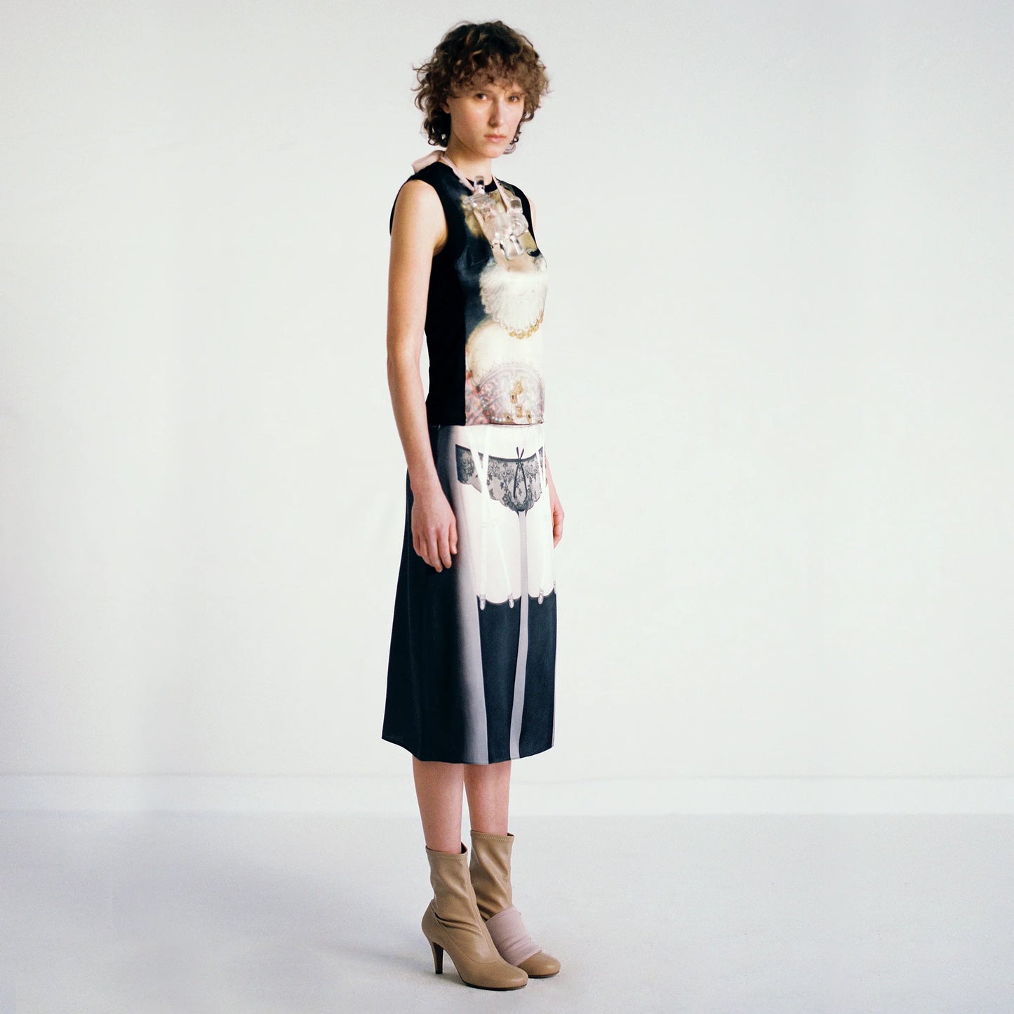 Victorian Style Punk Portrait Silk Sleeveless Top
