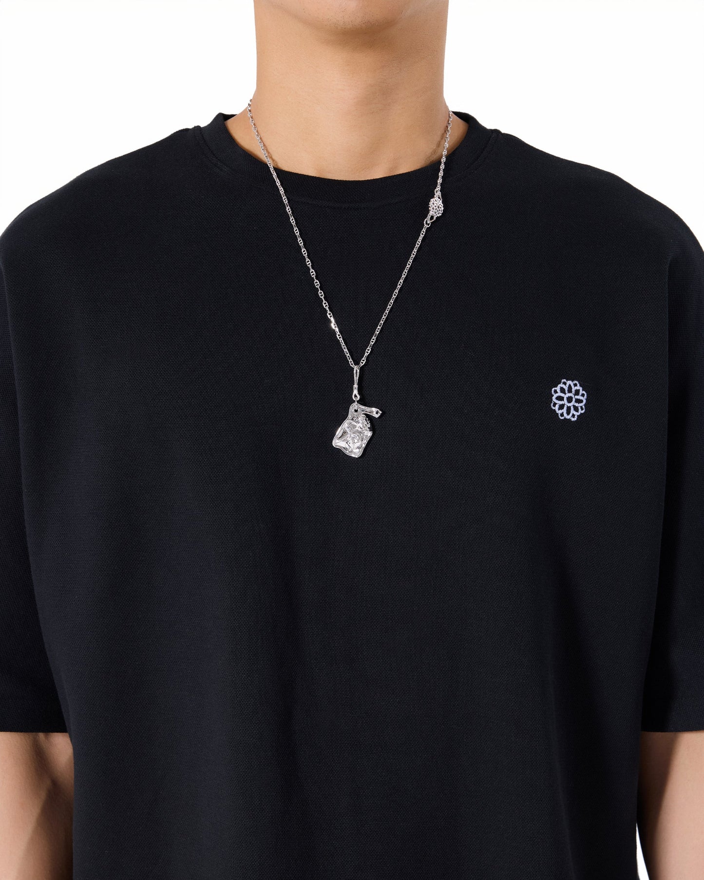 WTLA Flower Logo Chain_Pig Nose