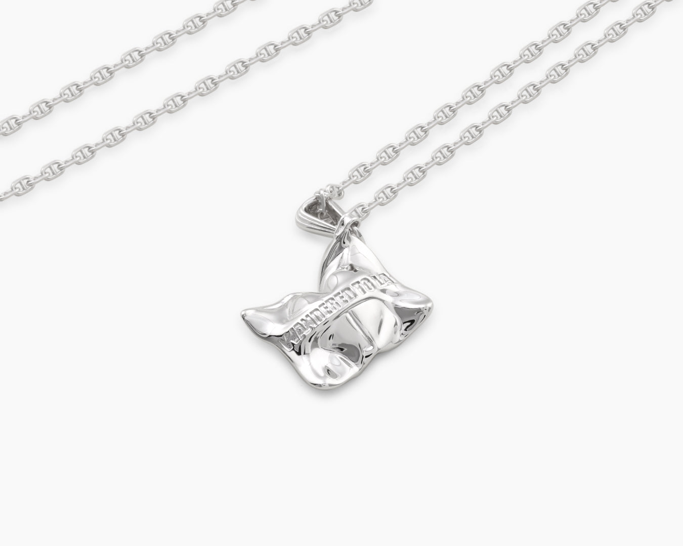 Sealed Heart Necklace_Pocket Edition