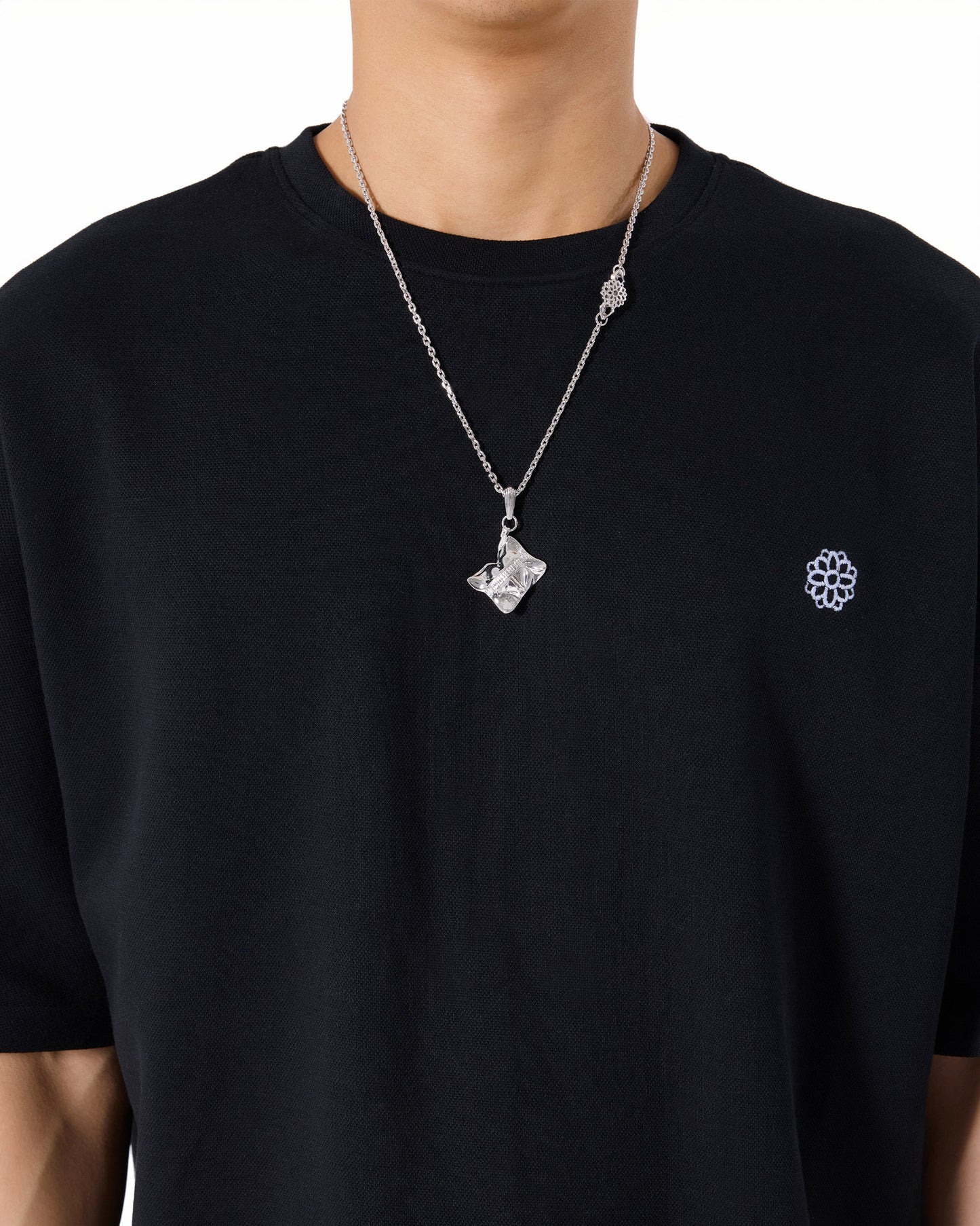 Sealed Heart Necklace_Pocket Edition