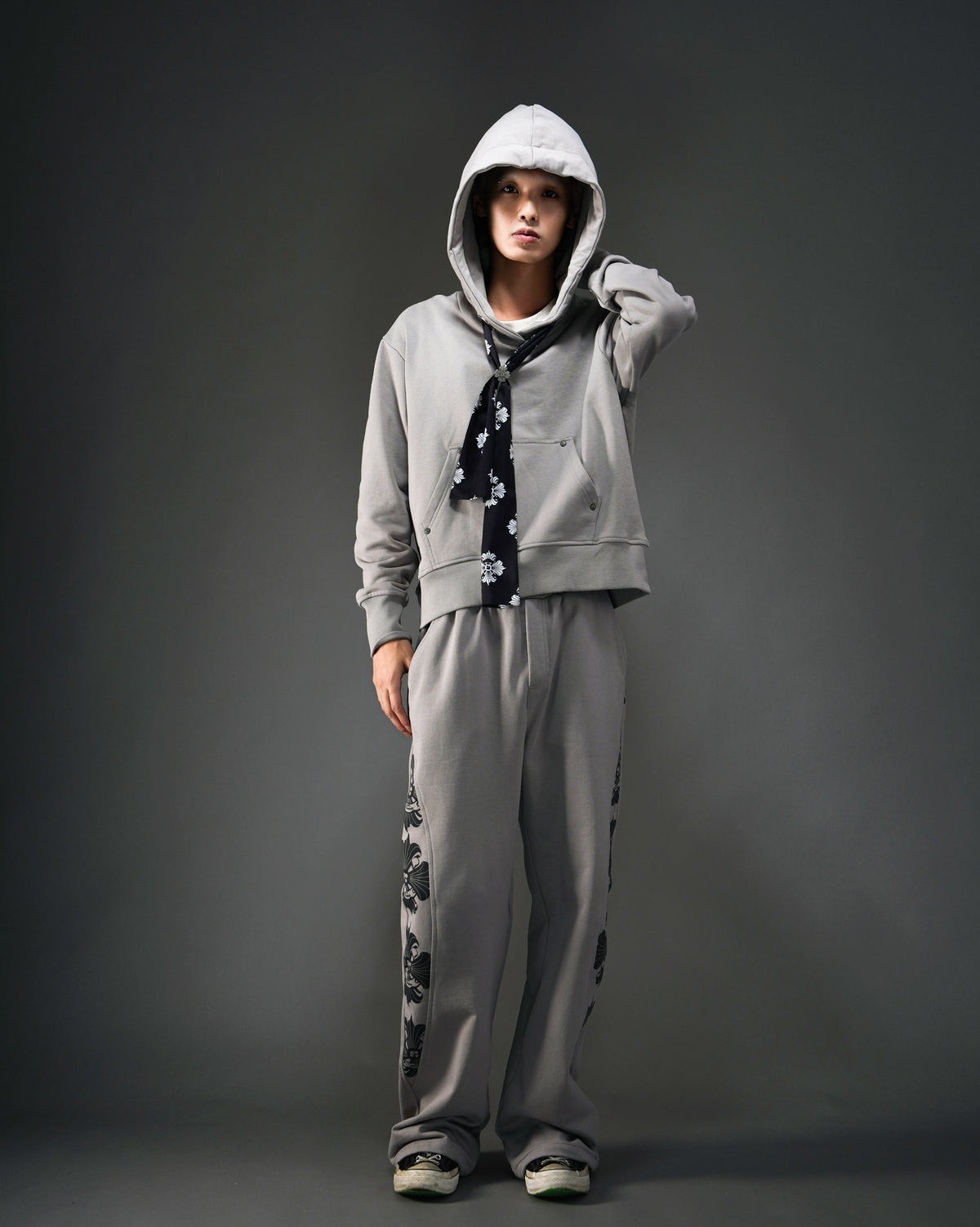 Cropped Wide-Fit Logo Print Scarf Hoodie GRY