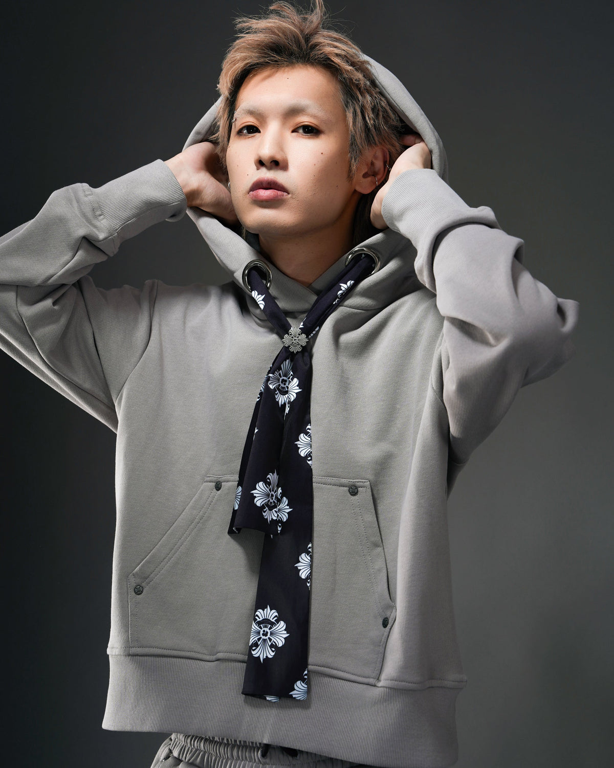 Cropped Wide-Fit Logo Print Scarf Hoodie GRY