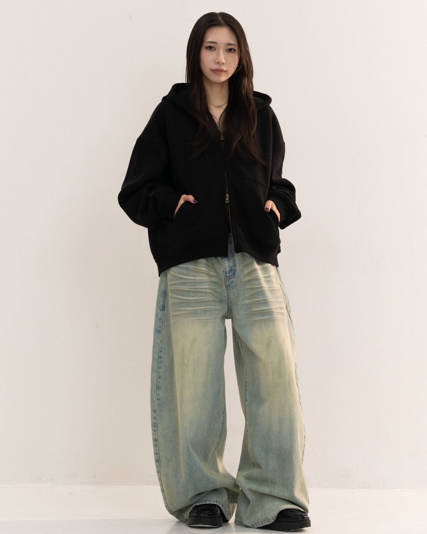 【予約販売1月中旬配送予定】MEI. CURVE DENIM