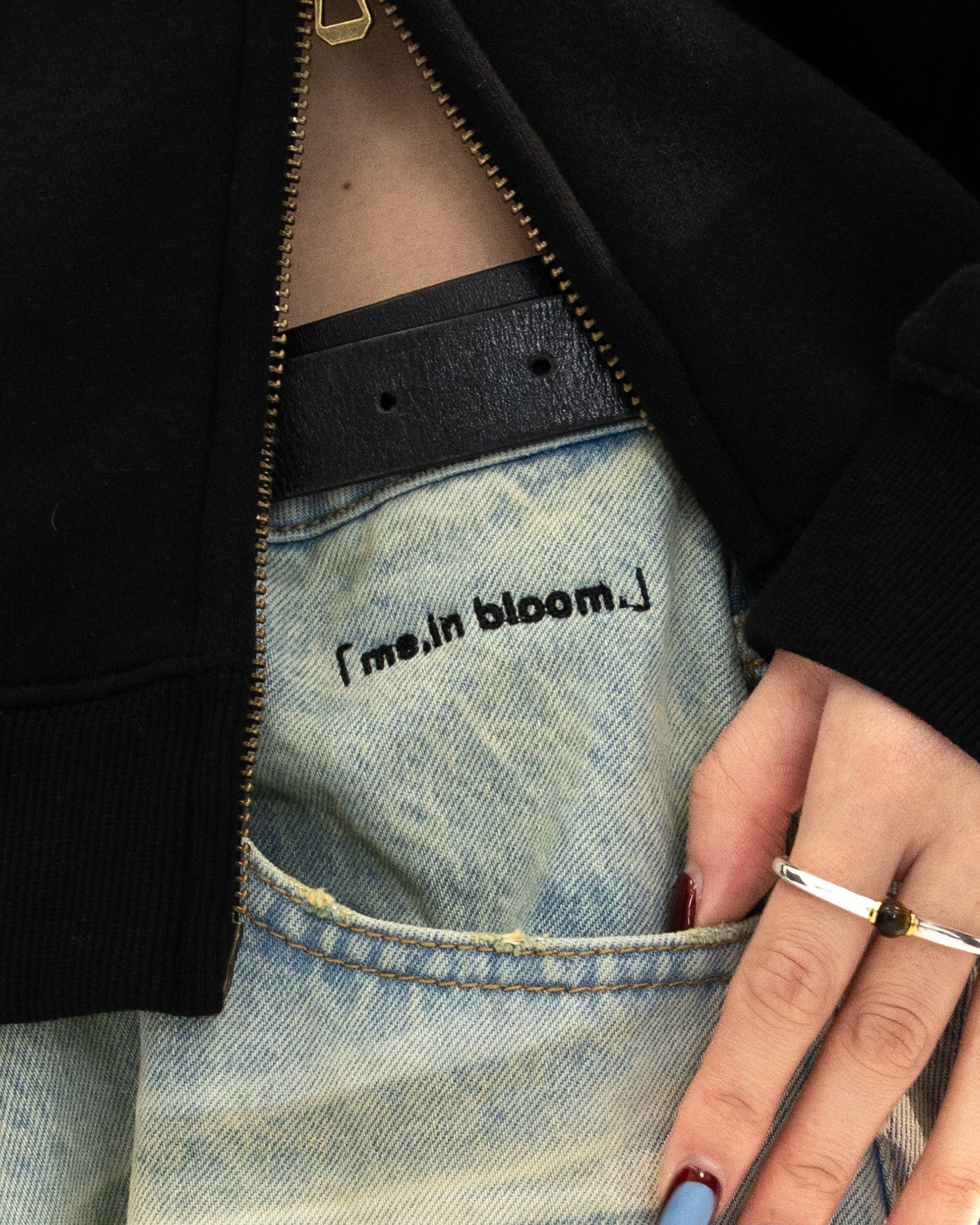 【予約販売1月中旬配送予定】MEI. CURVE DENIM