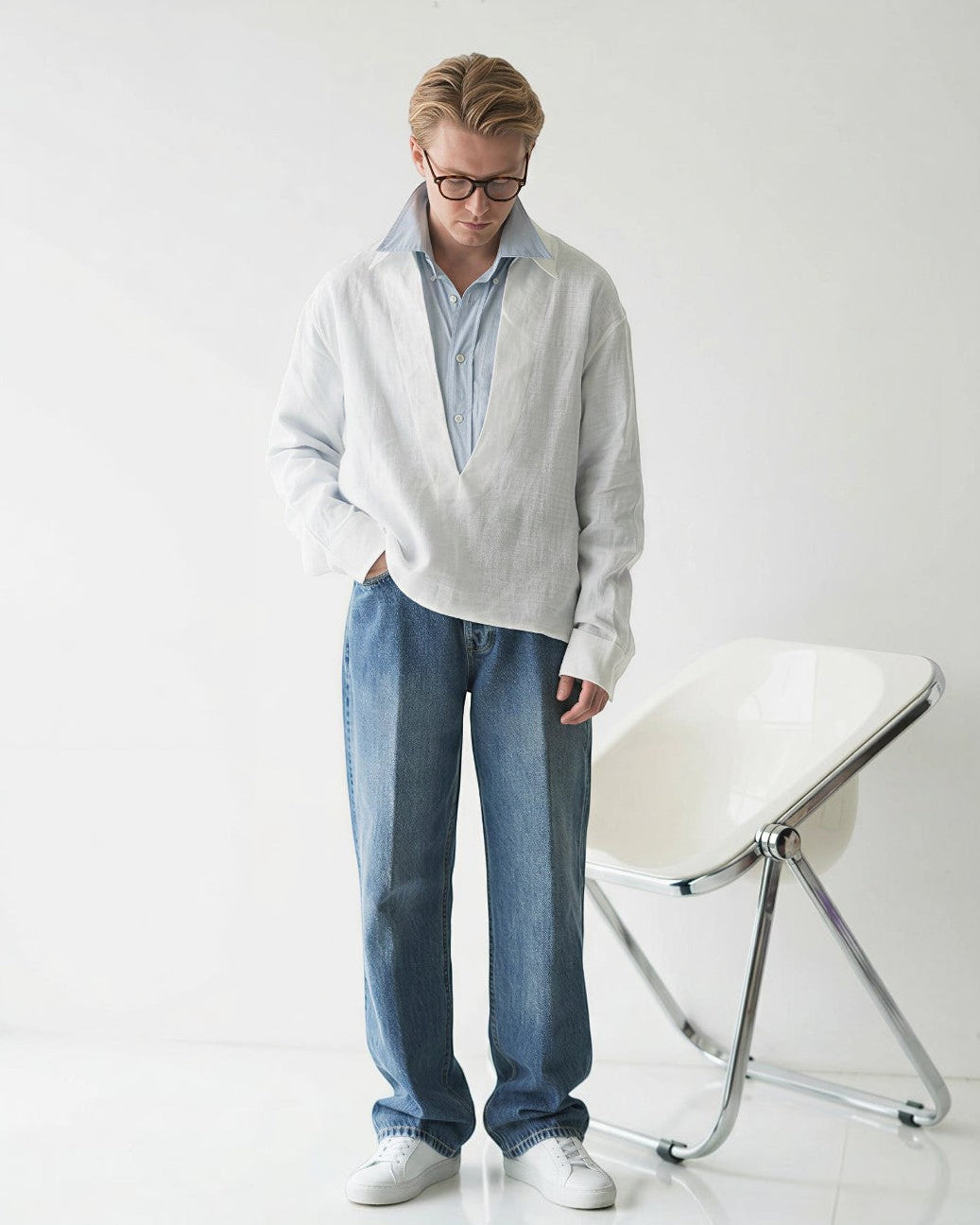BASISMのBossa Denim。クラシックなブルーデニム、リラックスフィット、高品質な素材。